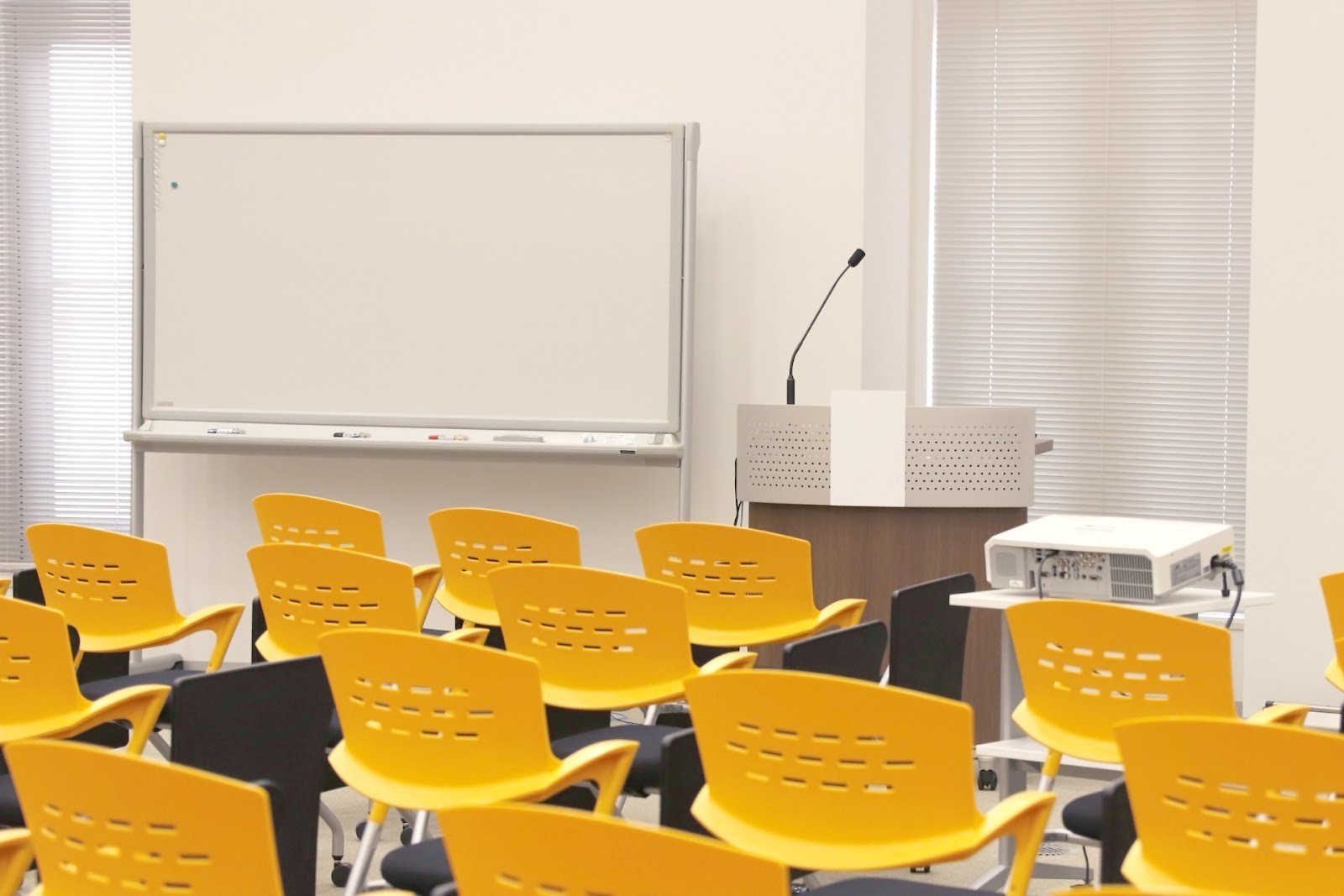 大学4.jpg 大学4.jpg